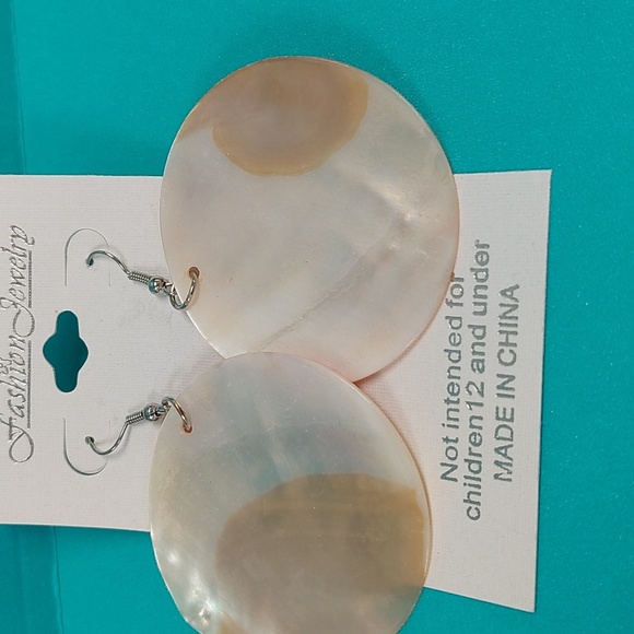 Flaming skull shell earrings - Picture 2 of 3